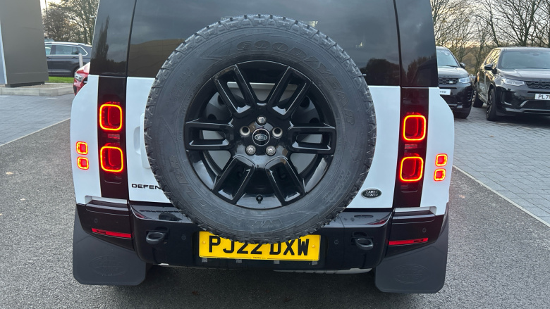 Land Rover Defender 3.0 D250 X-Dynamic SE 90 3dr Auto Diesel Estate